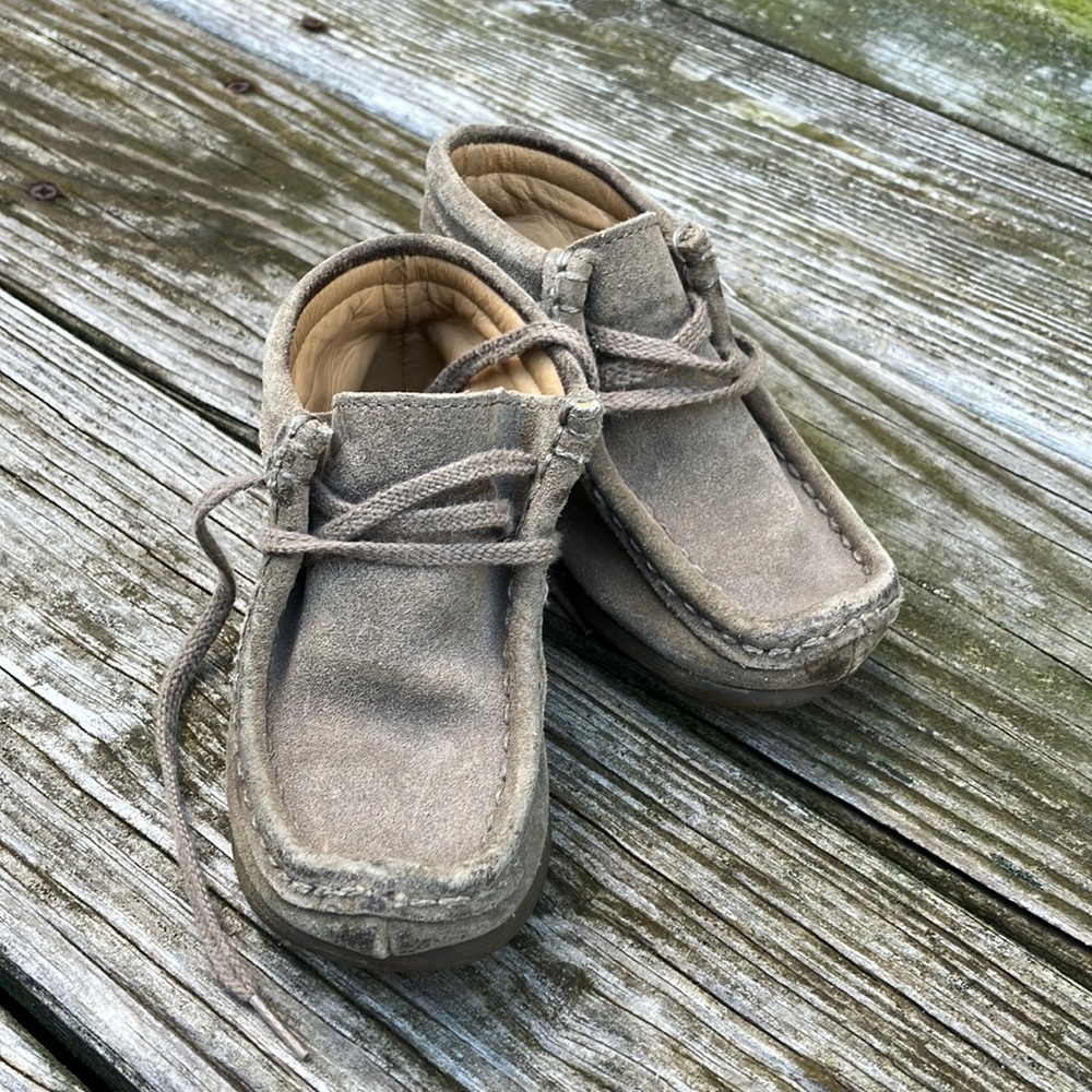 Clark’s WALLABEE BOOT GREY SUEDE